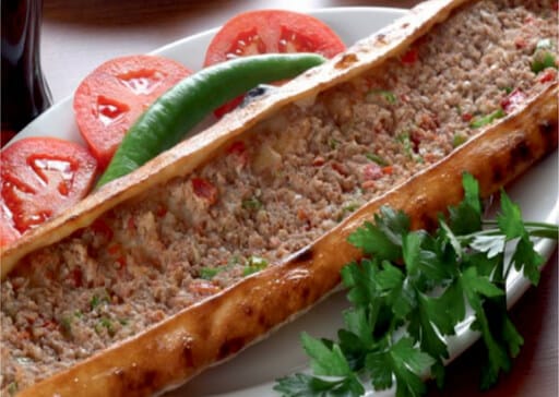 Karadeniz Konak Pide ve Lahmacun Salonu - Menü - Kıymalı Pide